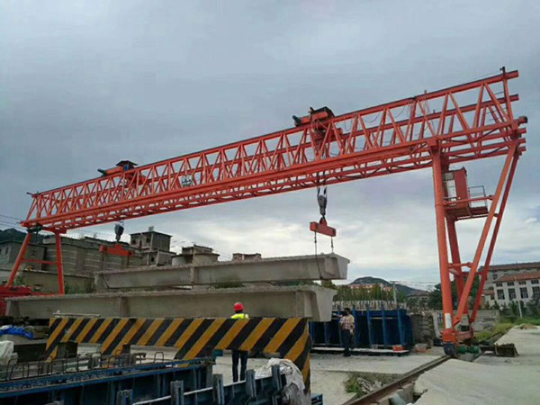 青海海东龙门吊公司任尔东西南北风