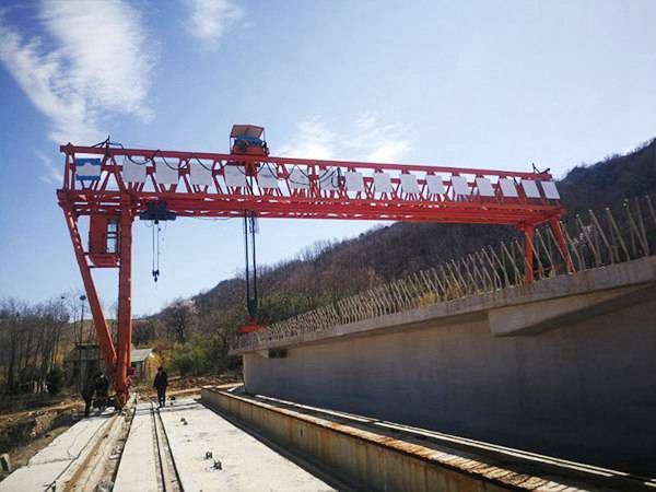 江苏常州龙门吊厂家跨度19米