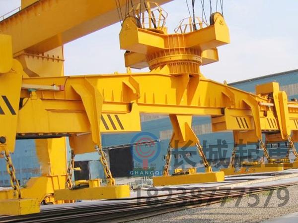 双梁桥式起重机的运行机构特点 桥式天车销售